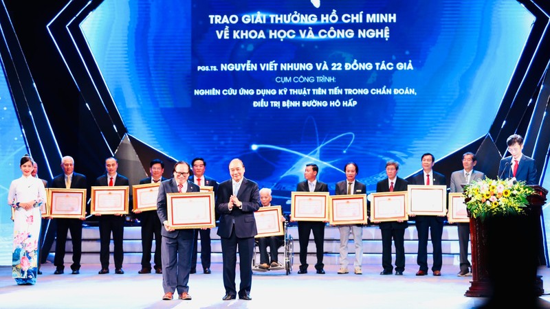 Chủ tịch nước Nguyễn Xuân Phúc trao Giải thưởng Hồ Chí Minh, Giải thưởng Nhà nước về Khoa học và Công nghệ đợt 6